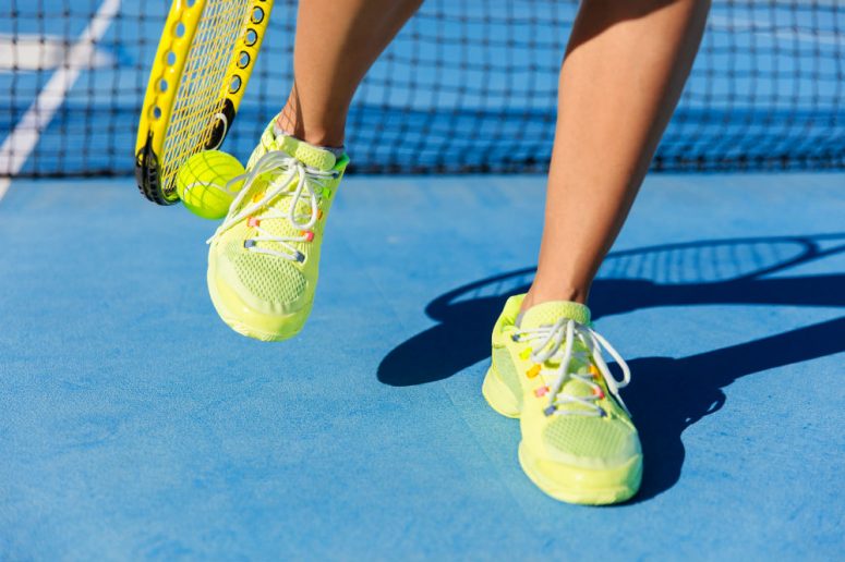 lightweight tennis shoes