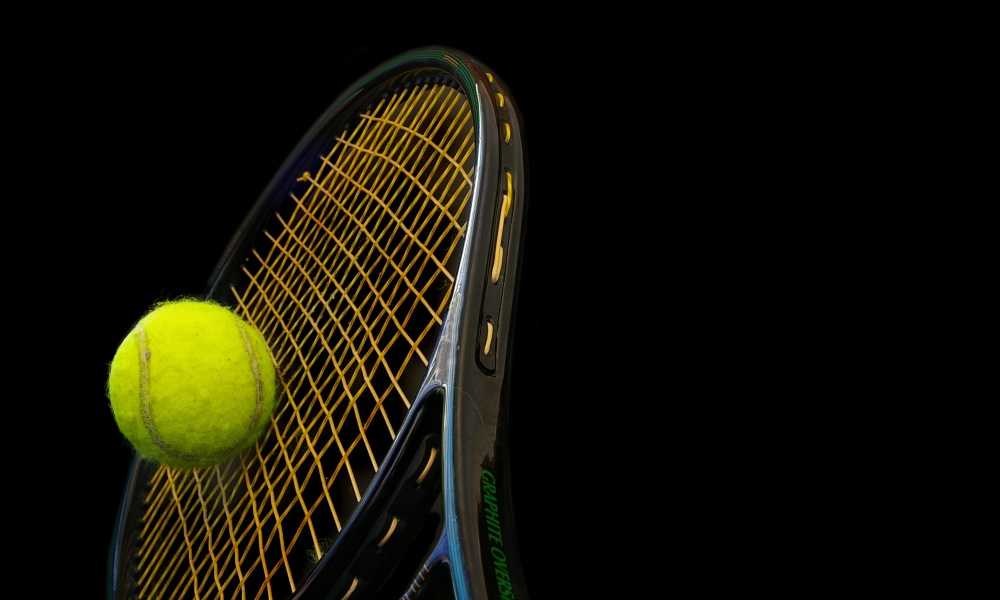 HOW TO CHOOSE A TENNIS RACQUET FOR INTERMEDIATE